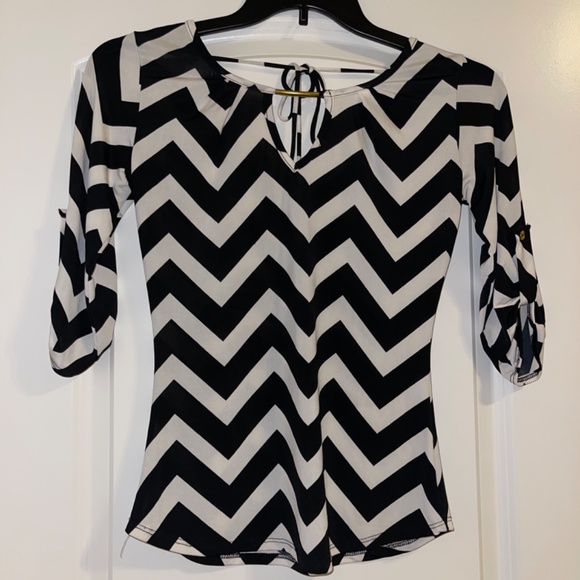 Black and white blouse - Picture 2 of 5